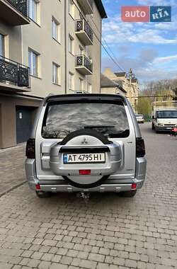 Внедорожник / Кроссовер Mitsubishi Pajero Wagon 2008 в 
