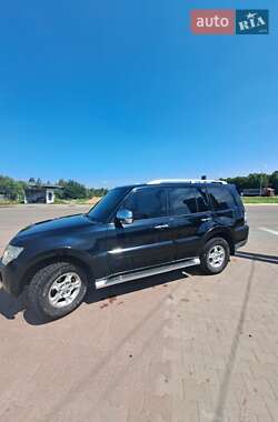 Внедорожник / Кроссовер Mitsubishi Pajero Wagon 2007 в 