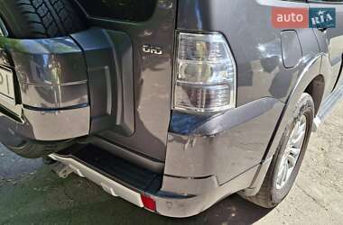 Позашляховик / Кросовер Mitsubishi Pajero Wagon 2013 в 