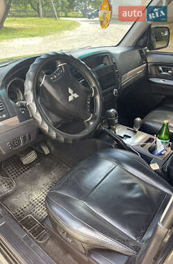 Внедорожник / Кроссовер Mitsubishi Pajero Wagon 2008 в 