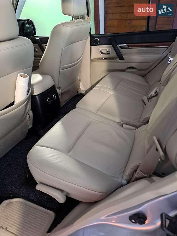 Внедорожник / Кроссовер Mitsubishi Pajero Wagon 2007 в Высоком
