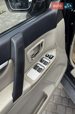 Внедорожник / Кроссовер Mitsubishi Pajero Wagon 2008 в 