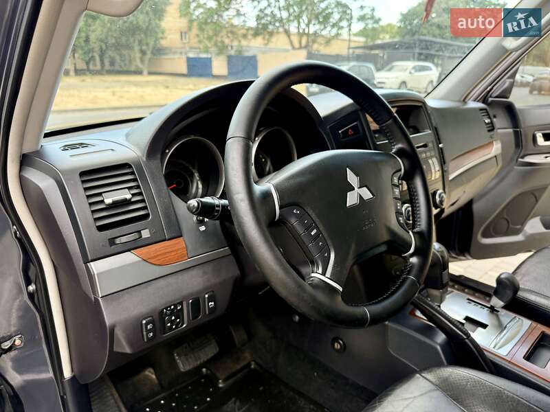 Позашляховик / Кросовер Mitsubishi Pajero Wagon 2008 в Одесі
