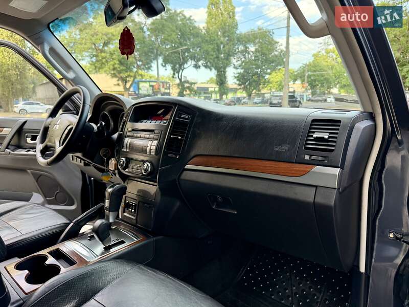 Позашляховик / Кросовер Mitsubishi Pajero Wagon 2008 в Одесі