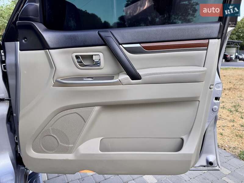 Внедорожник / Кроссовер Mitsubishi Pajero Wagon 2007 в Одессе