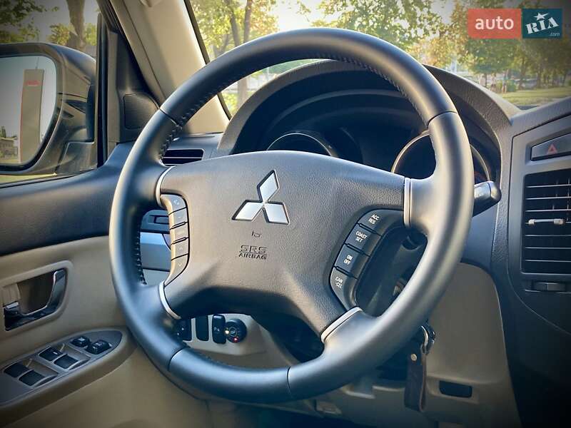 Внедорожник / Кроссовер Mitsubishi Pajero Wagon 2007 в Киеве