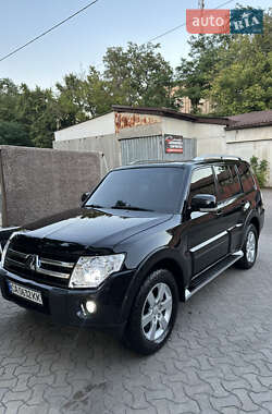 Внедорожник / Кроссовер Mitsubishi Pajero Wagon 2007 в 