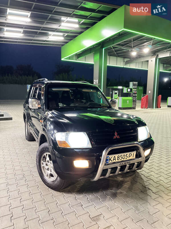 Внедорожник / Кроссовер Mitsubishi Pajero Wagon 2002 в Буче