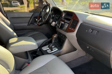 Внедорожник / Кроссовер Mitsubishi Pajero Wagon 2006 в 