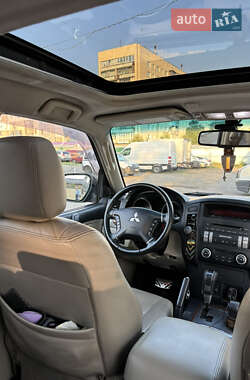 Внедорожник / Кроссовер Mitsubishi Pajero Wagon 2007 в 