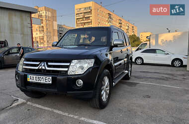 Внедорожник / Кроссовер Mitsubishi Pajero Wagon 2007 в 