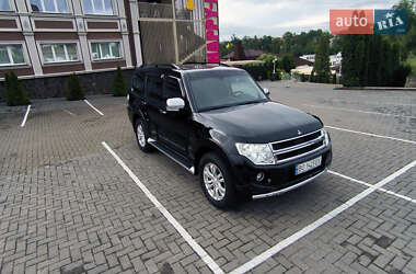 Внедорожник / Кроссовер Mitsubishi Pajero Wagon 2014 в 