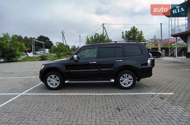 Внедорожник / Кроссовер Mitsubishi Pajero Wagon 2014 в 