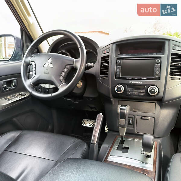 Mitsubishi Pajero Wagon 2014