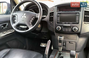 Внедорожник / Кроссовер Mitsubishi Pajero Wagon 2014 в 