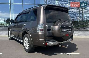 Внедорожник / Кроссовер Mitsubishi Pajero Wagon 2013 в 
