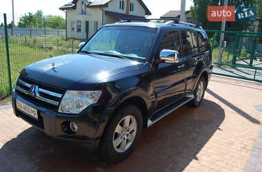 Внедорожник / Кроссовер Mitsubishi Pajero Wagon 2008 в 