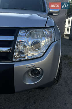 Внедорожник / Кроссовер Mitsubishi Pajero Wagon 2008 в 