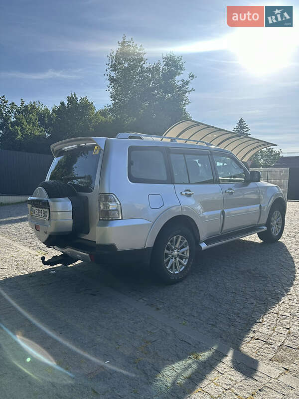Внедорожник / Кроссовер Mitsubishi Pajero Wagon 2008 в Хмельницком