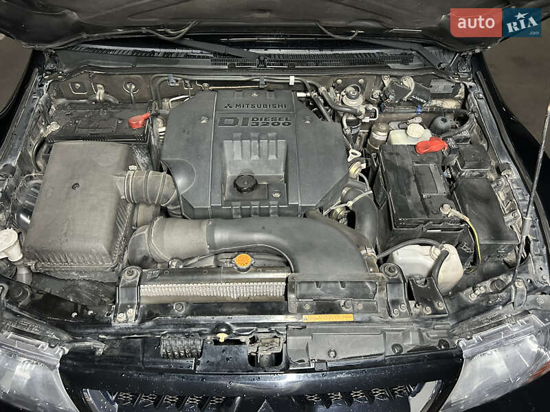 Внедорожник / Кроссовер Mitsubishi Pajero Wagon 2006 в Киеве фото 19 Внедорожник / Кроссовер Mitsubishi Pajero Wagon 2006 в Киеве