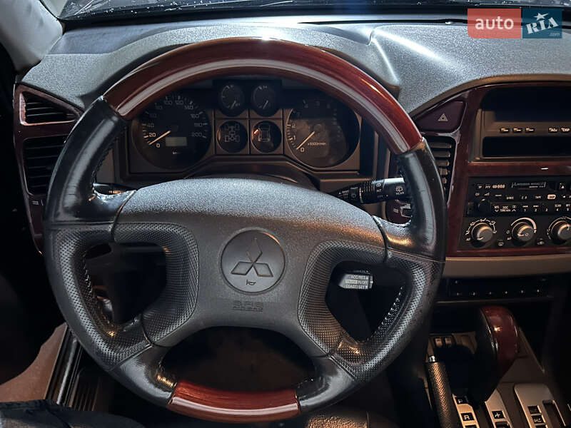 Внедорожник / Кроссовер Mitsubishi Pajero Wagon 2006 в Киеве фото 36 Внедорожник / Кроссовер Mitsubishi Pajero Wagon 2006 в Киеве