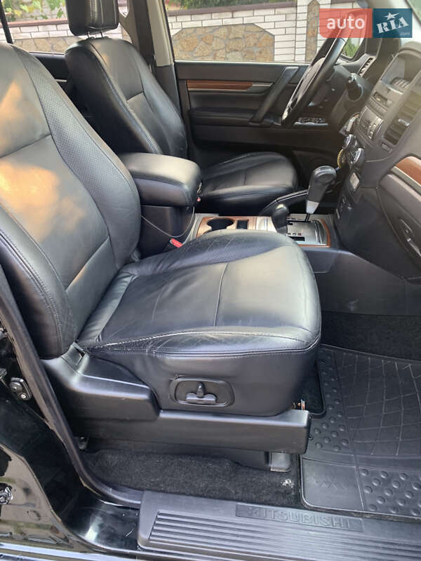 Позашляховик / Кросовер Mitsubishi Pajero Wagon 2007 в Умані фото 16 Позашляховик / Кросовер Mitsubishi Pajero Wagon 2007 в Умані