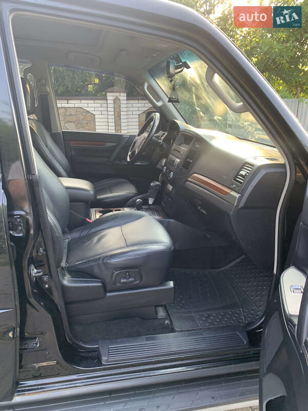 Позашляховик / Кросовер Mitsubishi Pajero Wagon 2007 в Умані фото 15 Позашляховик / Кросовер Mitsubishi Pajero Wagon 2007 в Умані