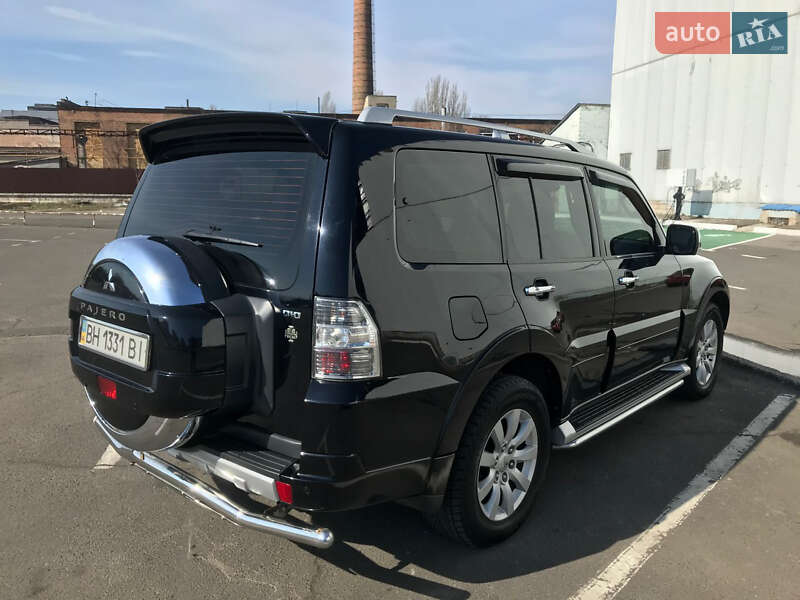 Позашляховик / Кросовер Mitsubishi Pajero Wagon 2011 в Одесі