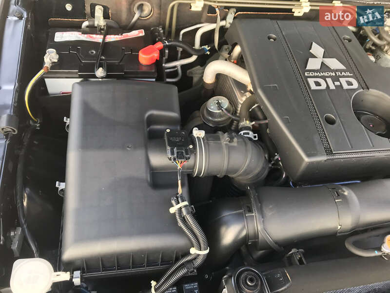 Позашляховик / Кросовер Mitsubishi Pajero Wagon 2011 в Одесі