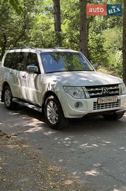 Внедорожник / Кроссовер Mitsubishi Pajero Wagon 2012 в 