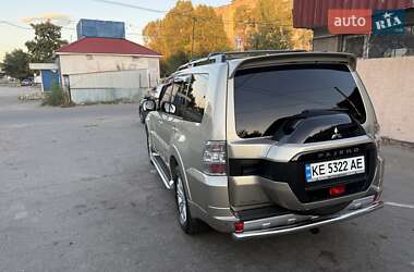 Внедорожник / Кроссовер Mitsubishi Pajero Wagon 2017 в 