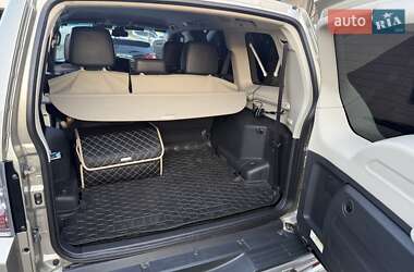 Внедорожник / Кроссовер Mitsubishi Pajero Wagon 2017 в 
