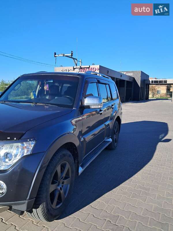 Внедорожник / Кроссовер Mitsubishi Pajero Wagon 2007 в 