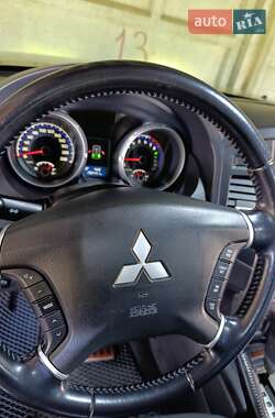 Внедорожник / Кроссовер Mitsubishi Pajero Wagon 2008 в 