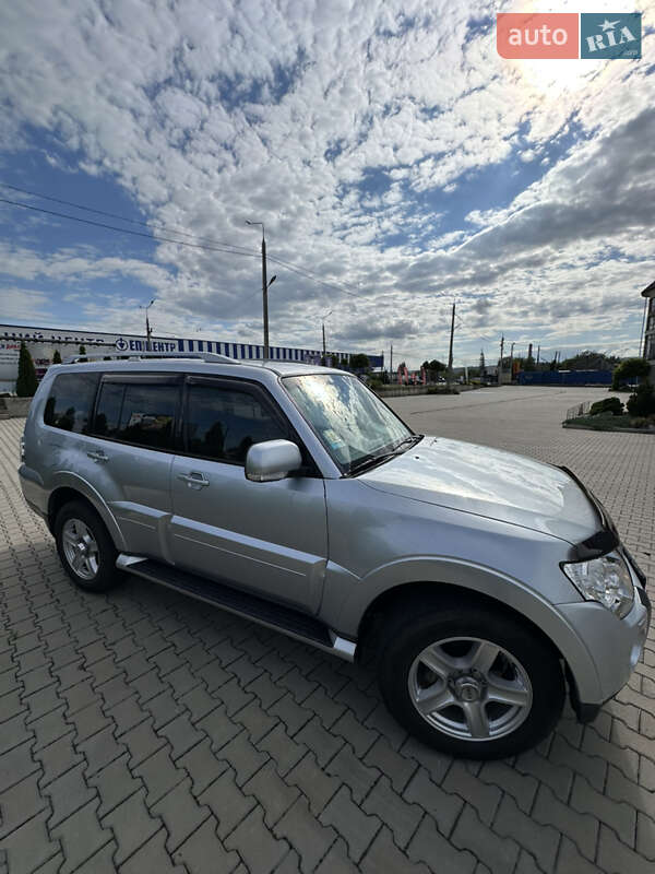 Внедорожник / Кроссовер Mitsubishi Pajero Wagon 2008 в Черновцах