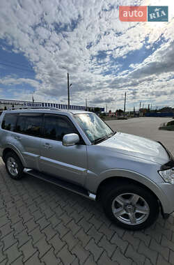 Позашляховик / Кросовер Mitsubishi Pajero Wagon 2008 в 