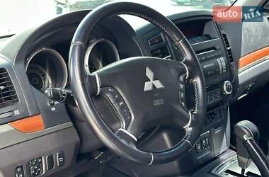 Внедорожник / Кроссовер Mitsubishi Pajero Wagon 2007 в 