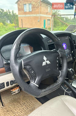 Внедорожник / Кроссовер Mitsubishi Pajero Wagon 2008 в 