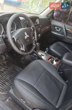 Внедорожник / Кроссовер Mitsubishi Pajero Wagon 2008 в 