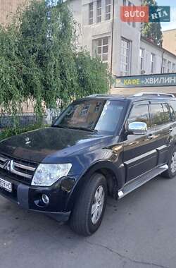Внедорожник / Кроссовер Mitsubishi Pajero Wagon 2008 в 