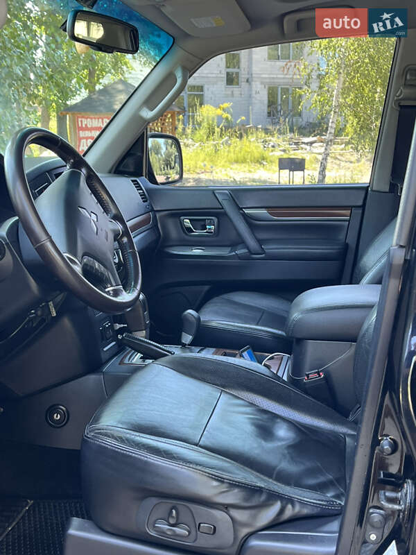 Внедорожник / Кроссовер Mitsubishi Pajero Wagon 2008 в Киеве