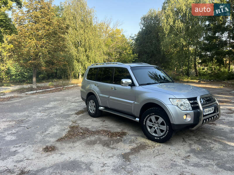 Внедорожник / Кроссовер Mitsubishi Pajero Wagon 2008 в 