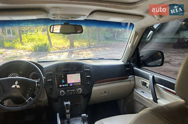 Внедорожник / Кроссовер Mitsubishi Pajero Wagon 2008 в 