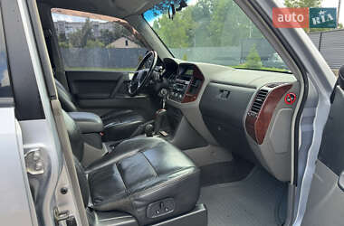 Внедорожник / Кроссовер Mitsubishi Pajero Wagon 2005 в 