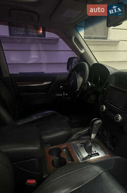 Внедорожник / Кроссовер Mitsubishi Pajero Wagon 2008 в 