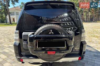Внедорожник / Кроссовер Mitsubishi Pajero Wagon 2012 в 