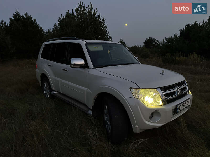 Mitsubishi Pajero Wagon 2013
