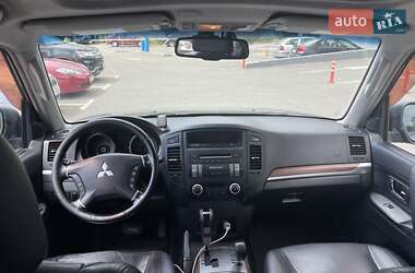 Внедорожник / Кроссовер Mitsubishi Pajero Wagon 2008 в 