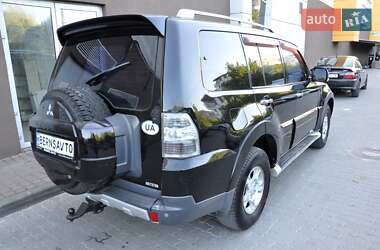 Внедорожник / Кроссовер Mitsubishi Pajero Wagon 2007 в 