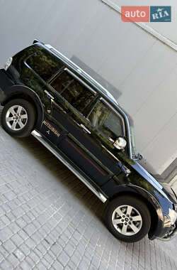 Внедорожник / Кроссовер Mitsubishi Pajero Wagon 2007 в 